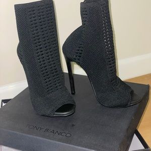 Tony Bianco Azra 🖤👠✨